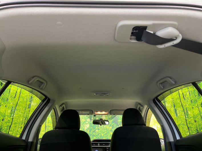 2015 Toyota Aqua DAA-NHP10 (UW-6a0a82b2354ed)[25]