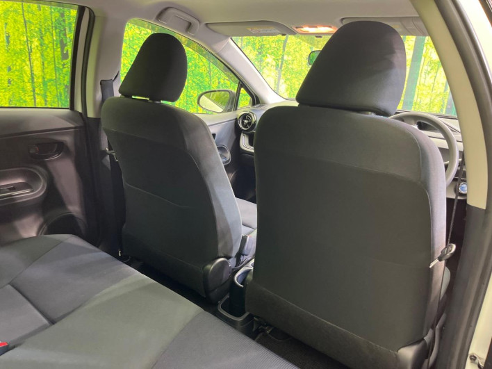 2015 Toyota Aqua DAA-NHP10 (UW-6a0a82b2354ed)[22]