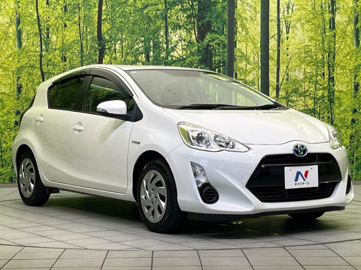 2015 Toyota Aqua DAA-NHP10 (UW-6a0a82b2354ed)[11]