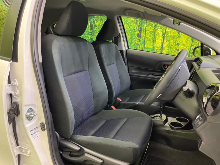 2015 Toyota Aqua DAA-NHP10 (UW-6a0a82b2354ed)[20]