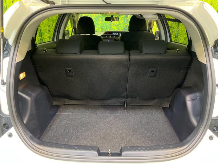 2015 Toyota Aqua DAA-NHP10 (UW-6a0a82b2354ed)[23]