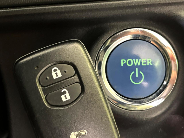2017 Toyota Aqua DAA-NHP10 (UW-6a0a82b2e1263)[10]