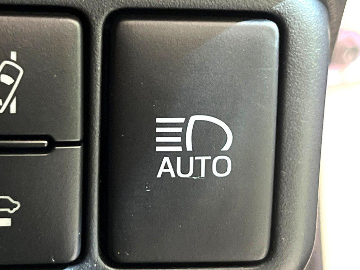 2017 Toyota Aqua DAA-NHP10 (UW-6a0a82b2e1263)[27]