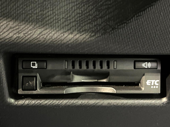 2017 Toyota Aqua DAA-NHP10 (UW-6a0a82b2e1263)[24]