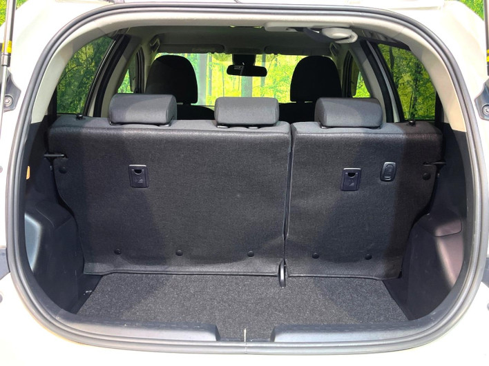 2017 Toyota Aqua DAA-NHP10 (UW-6a0a82b2e1263)[29]