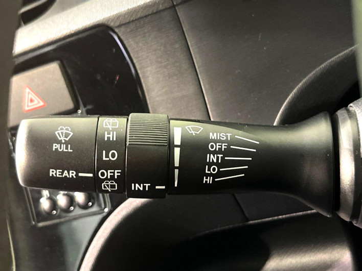 2017 Toyota Aqua DAA-NHP10 (UW-6a0a82b2e1263)[22]