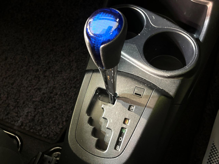 2017 Toyota Aqua DAA-NHP10 (UW-6a0a82b2e1263)[14]