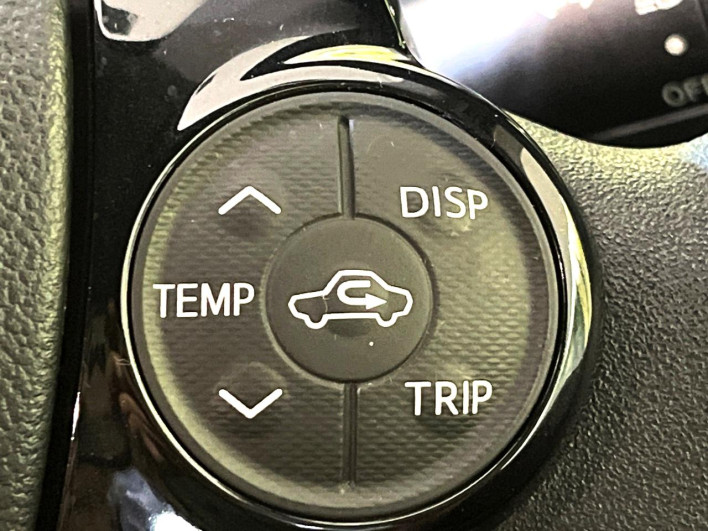 2017 Toyota Aqua DAA-NHP10 (UW-6a0a82b2e1263)[21]