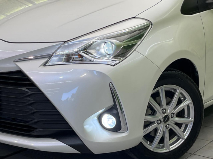 2017 Toyota Vitz DAA-NHP130 (UW-6a0a82b5b424d)[10]