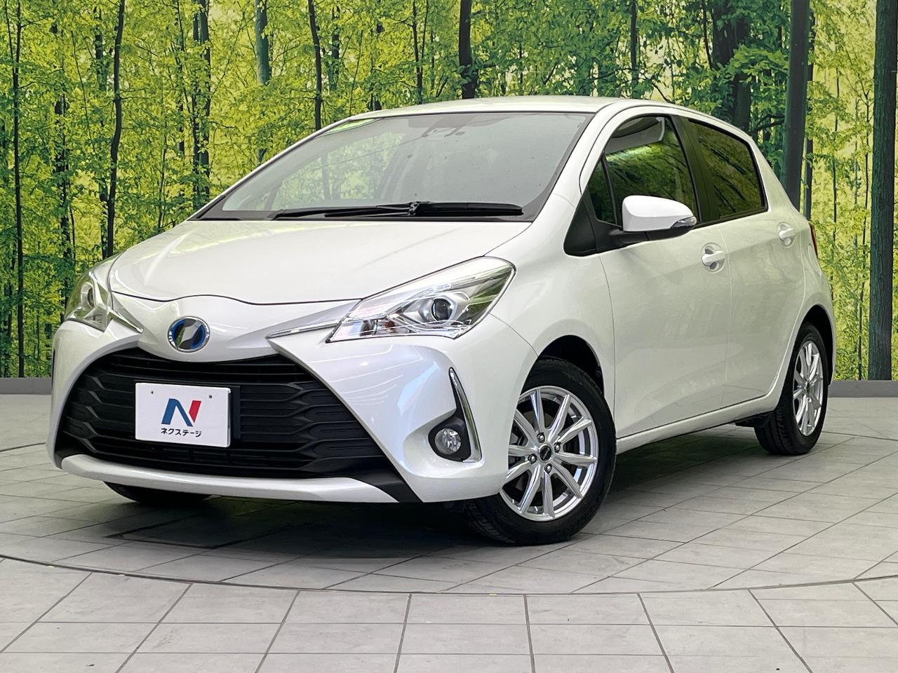 2017 Toyota Vitz DAA-NHP130