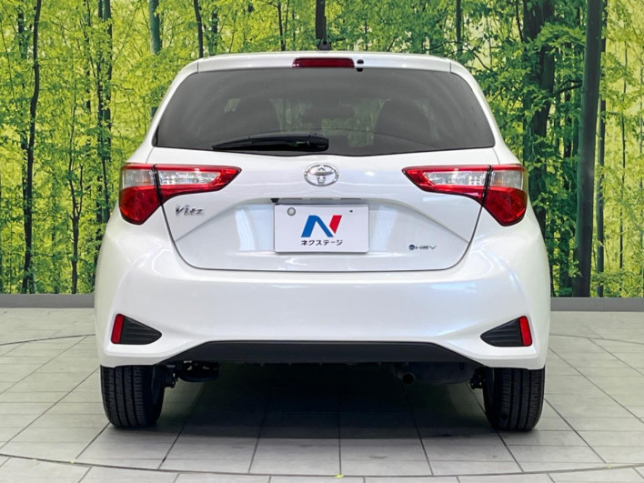 2017 Toyota Vitz DAA-NHP130 (UW-6a0a82b5b424d)[19]