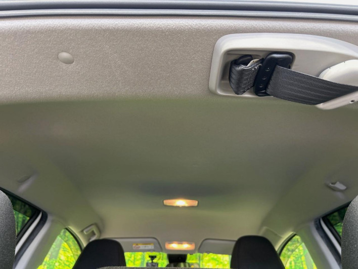 2019 Toyota Vitz DAA-NHP130 (UW-6a0a82b5b9121)[19]
