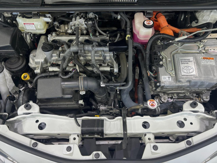 2019 Toyota Vitz DAA-NHP130 (UW-6a0a82b5b9121)[4]