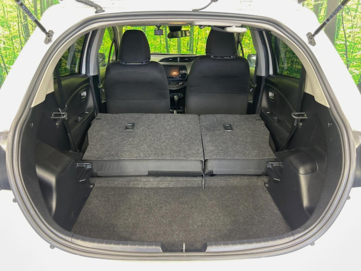 2019 Toyota Vitz DAA-NHP130 (UW-6a0a82b5b9121)[21]