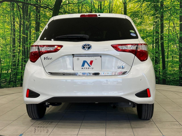 2019 Toyota Vitz DAA-NHP130 (UW-6a0a82b5b9121)[17]