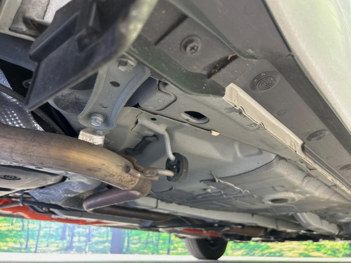 2019 Toyota Vitz DAA-NHP130 (UW-6a0a82b5b9121)[25]