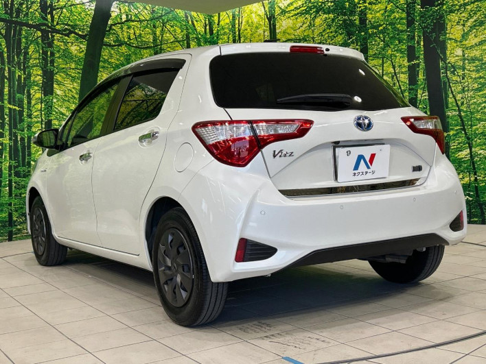 2019 Toyota Vitz DAA-NHP130 (UW-6a0a82b5b9121)[16]