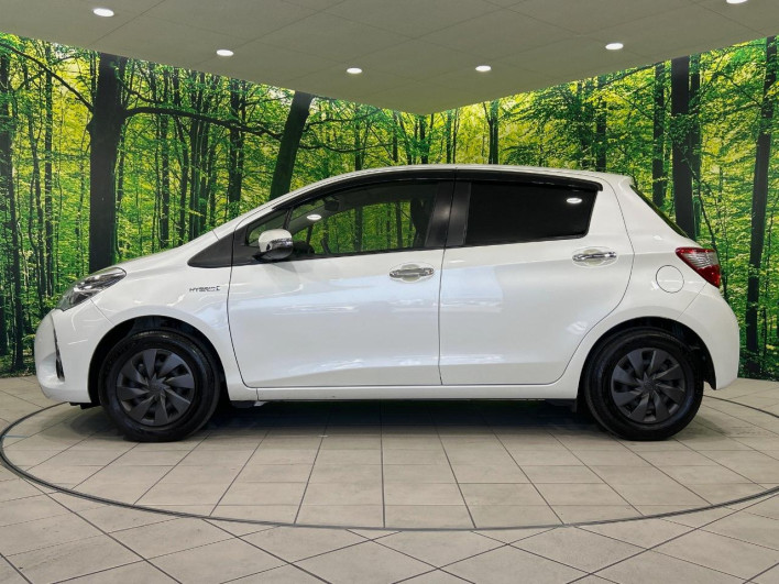 2019 Toyota Vitz DAA-NHP130 (UW-6a0a82b5b9121)[13]