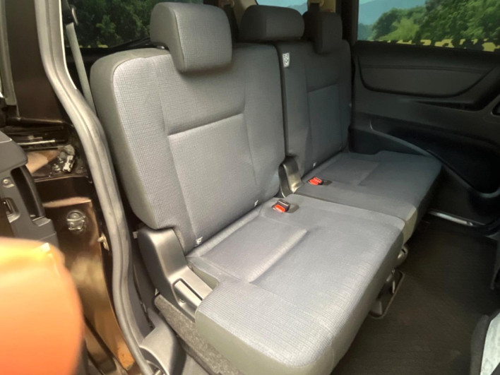 2015 Toyota Sienta DAA-NHP170G (UW-6a0a82b5d9537)[19]