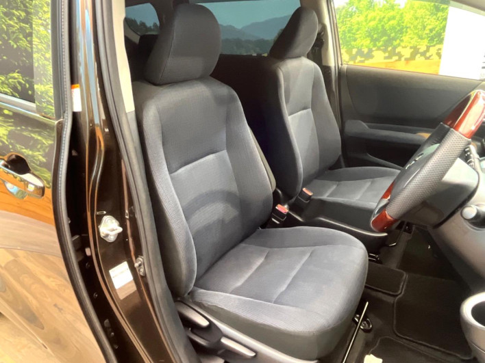 2015 Toyota Sienta DAA-NHP170G (UW-6a0a82b5d9537)[20]
