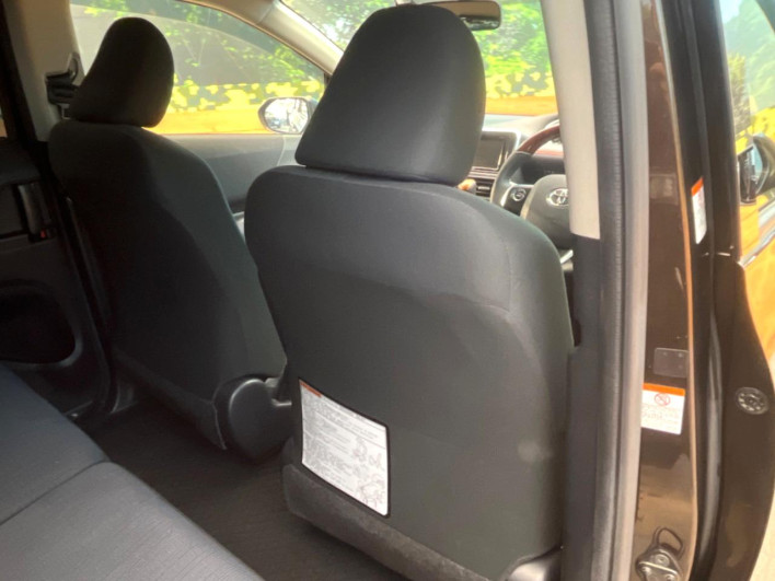 2015 Toyota Sienta DAA-NHP170G (UW-6a0a82b5d9537)[21]