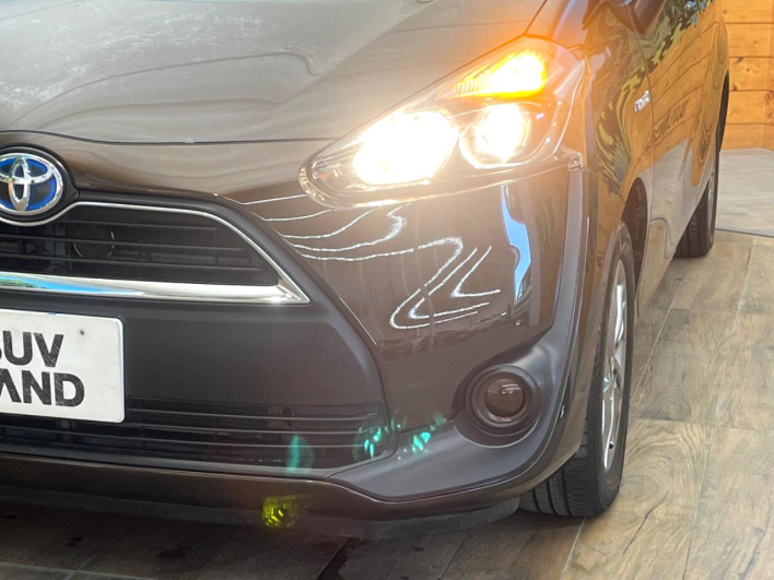 2015 Toyota Sienta DAA-NHP170G (UW-6a0a82b5d9537)[16]