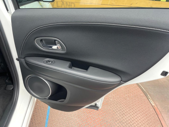 2016 Honda VEZEL DAA-RU3 (UW-6a0a82c2acf92)[28]