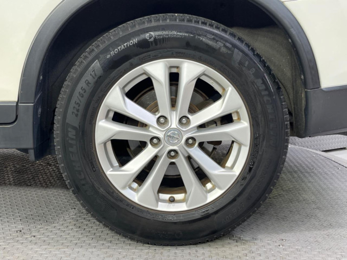 2015 Nissan X-Trail DBA-T32 (UW-6a0a82d2d47f8)[13]
