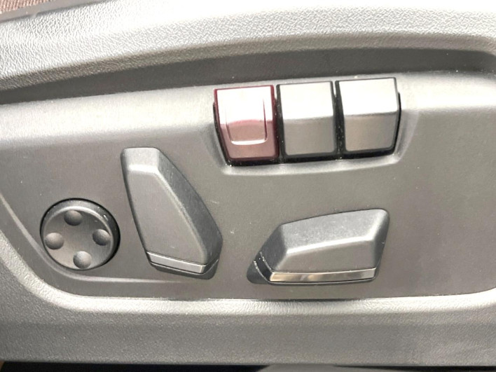2023 BMW X1 3CA-42EG20 (UW-6a0a82dd8f4e1)[18]