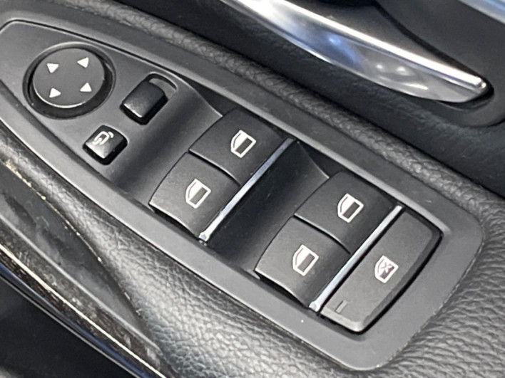 2016 BMW 3 Series DBA-8A20 (UW-6a0a82de60319)[24]
