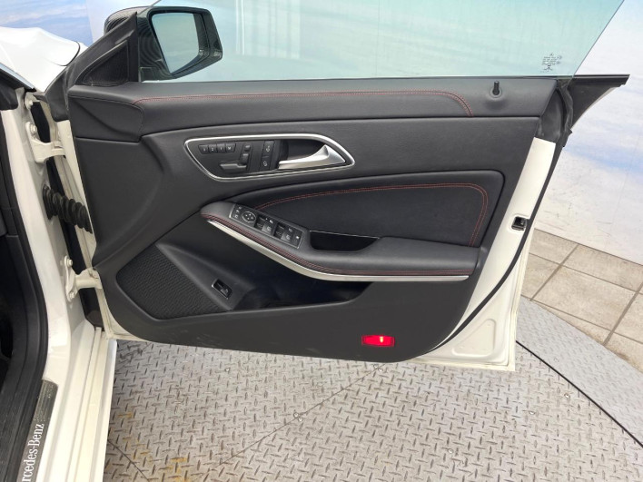 2014 Mercedes Benz CLA Class DBA-117342 (UW-6a0a82e179225)[24]