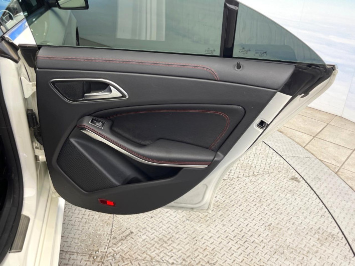 2014 Mercedes Benz CLA Class DBA-117342 (UW-6a0a82e179225)[22]