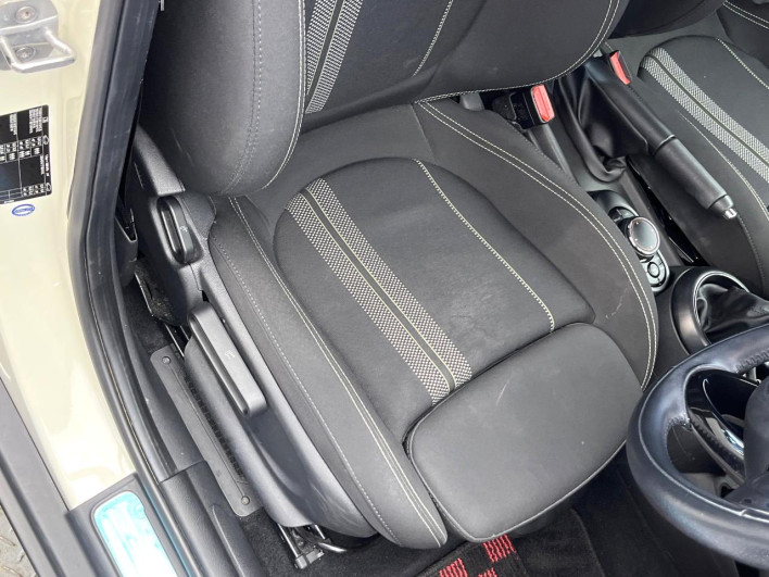 2017 Rover Mini LDA-XT20 (UW-6a0a82e40b1d5)[25]