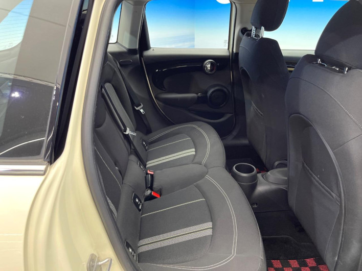 2017 Rover Mini LDA-XT20 (UW-6a0a82e40b1d5)[21]