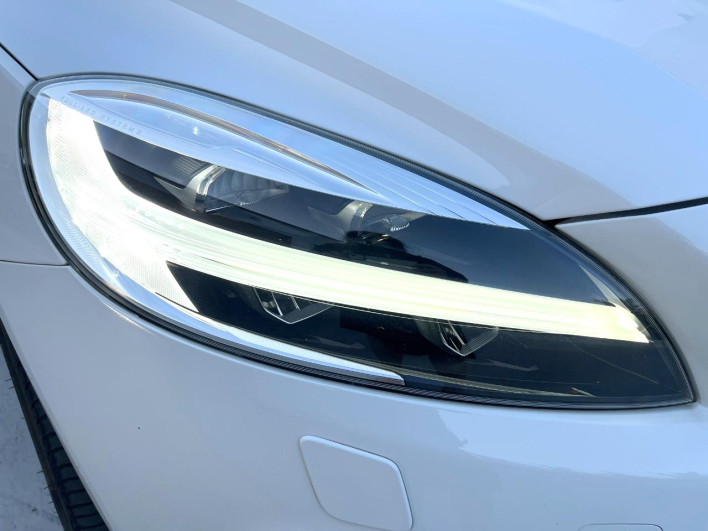 2018 Volvo V40 LDA-MD4204T (UW-6a0a82e65c814)[16]
