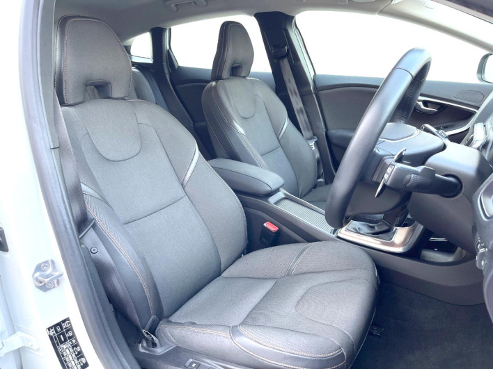 2018 Volvo V40 LDA-MD4204T (UW-6a0a82e65c814)[21]