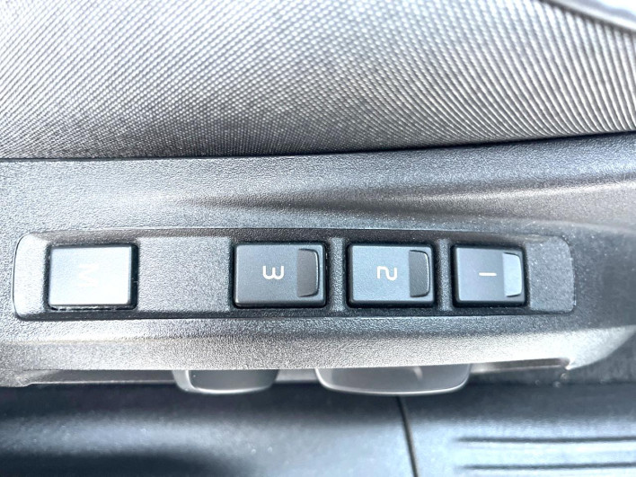 2018 Volvo V40 LDA-MD4204T (UW-6a0a82e65c814)[20]
