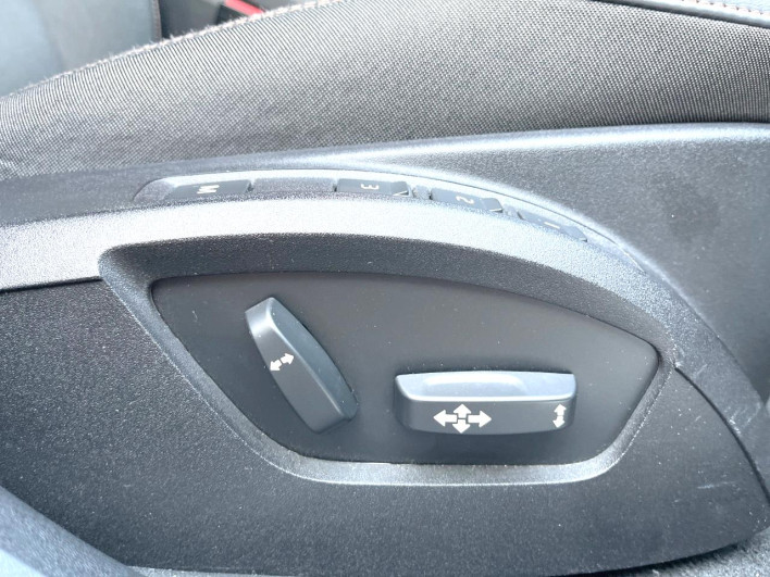 2018 Volvo V40 LDA-MD4204T (UW-6a0a82e65c814)[19]
