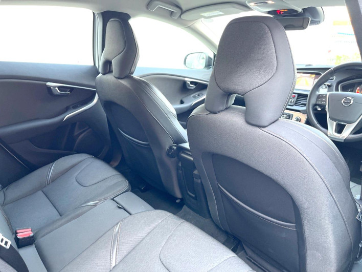 2018 Volvo V40 LDA-MD4204T (UW-6a0a82e65c814)[23]