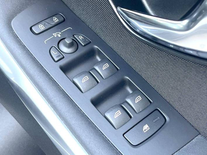 2018 Volvo V40 LDA-MD4204T (UW-6a0a82e65c814)[18]