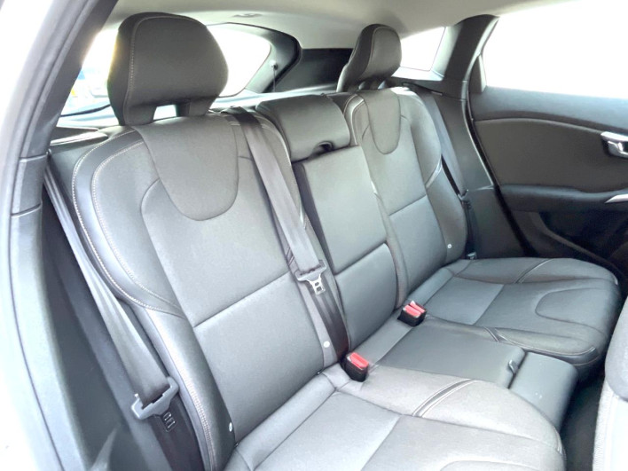 2018 Volvo V40 LDA-MD4204T (UW-6a0a82e65c814)[24]