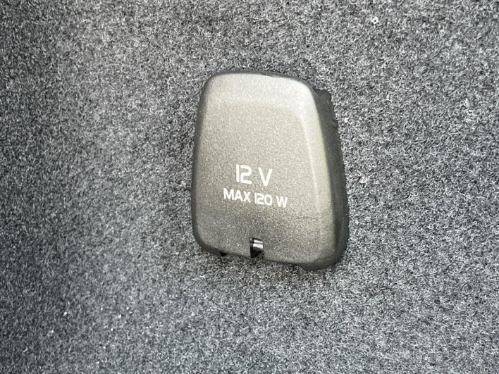 2018 Volvo XC60 DBA-UB420XC (UW-6a0a82e6a0ea7)[22]