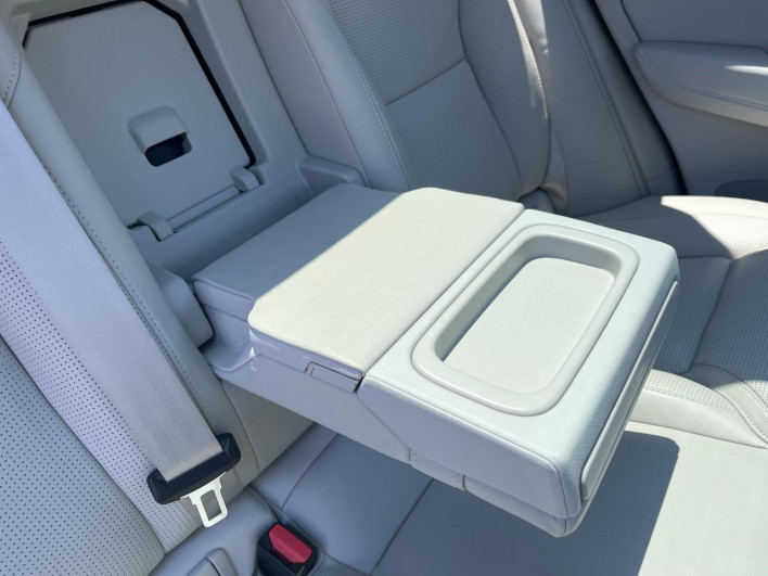 2018 Volvo XC60 DBA-UB420XC (UW-6a0a82e6a0ea7)[28]