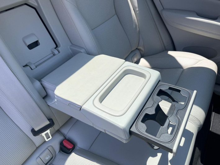 2018 Volvo XC60 DBA-UB420XC (UW-6a0a82e6a0ea7)[29]
