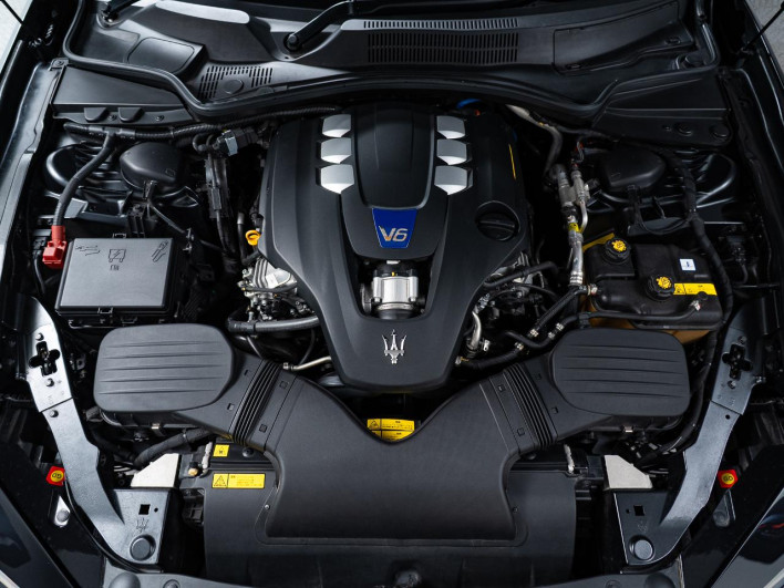 2020 Maserati Ghibli ABA-MG30A (UW-6a0a82e8a2287)[20]