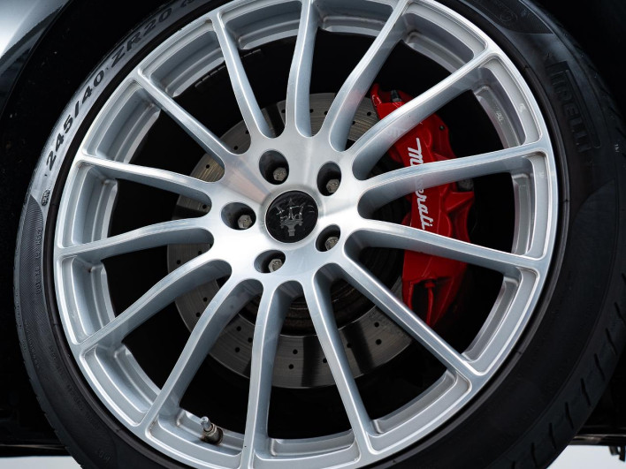 2020 Maserati Ghibli ABA-MG30A (UW-6a0a82e8a2287)[12]