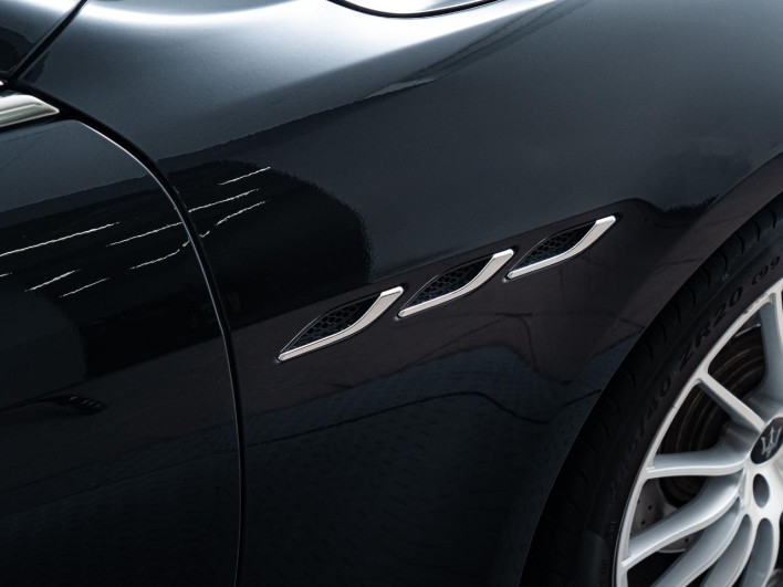 2020 Maserati Ghibli ABA-MG30A (UW-6a0a82e8a2287)[18]