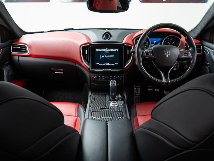 2020 Maserati Ghibli ABA-MG30A (UW-6a0a82e8a2287)[25]