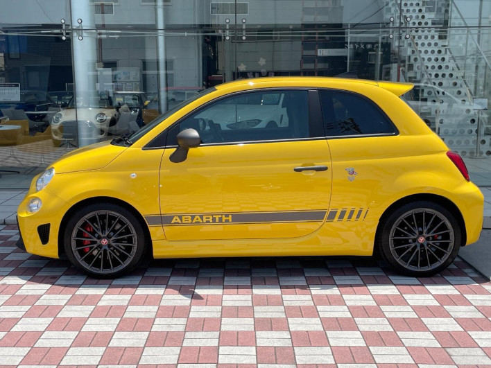 2022 Abartha Abarth 595 3BA-31214T (UW-6a0a82e9b1c87)[13]