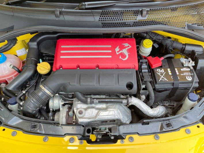 2022 Abartha Abarth 595 3BA-31214T (UW-6a0a82e9b1c87)[4]